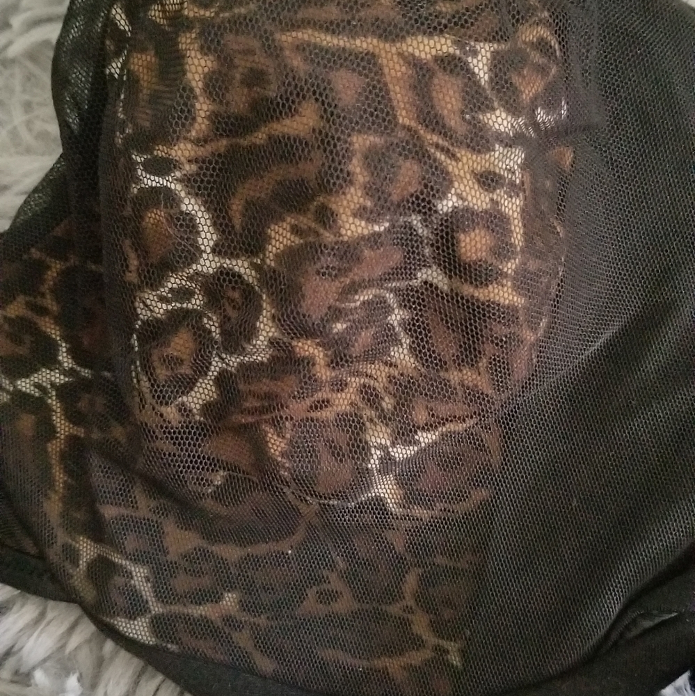 Bras - Picture 2 of 7